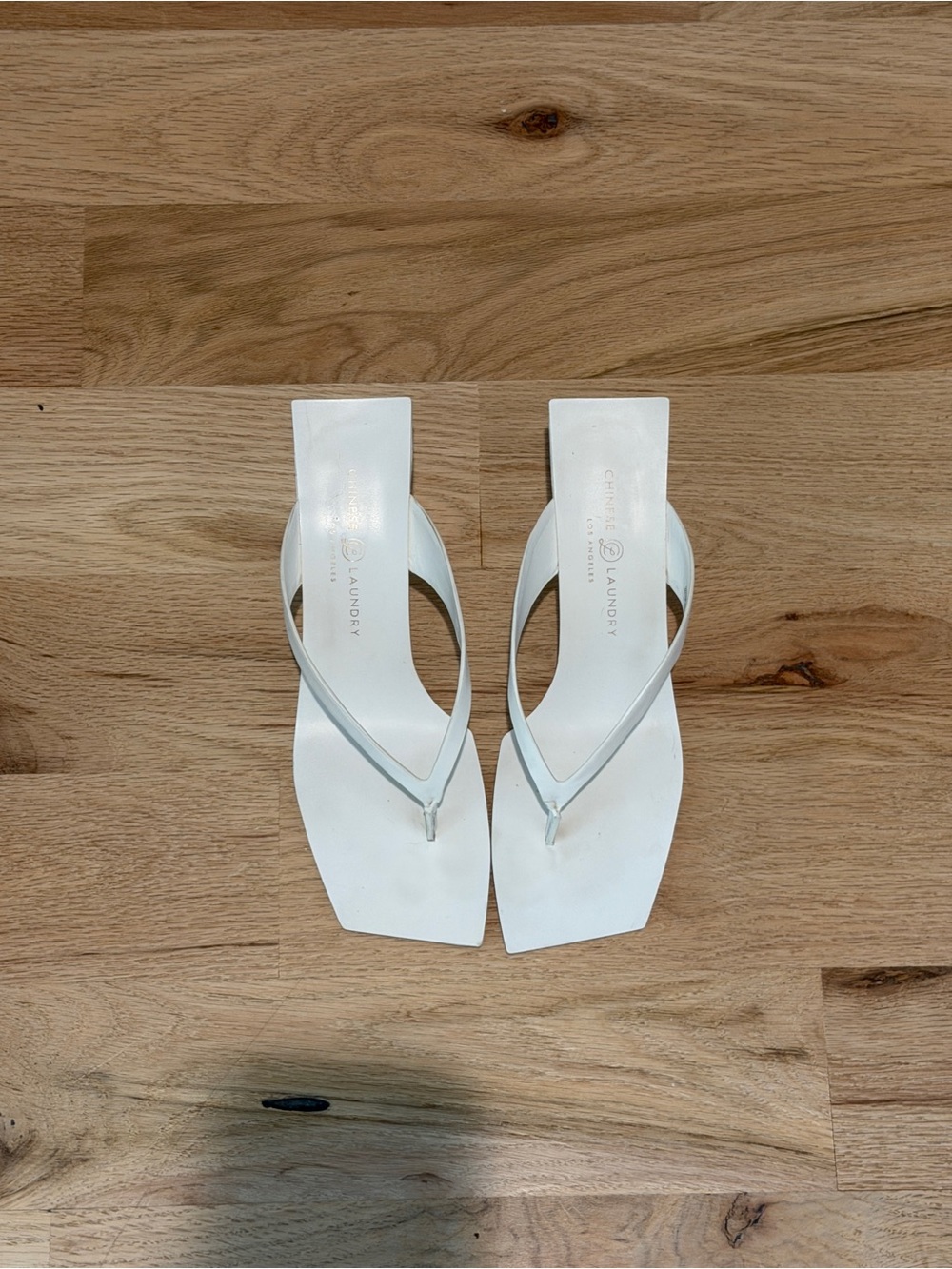 White Square-Toe Thong Sandals by Chinese Laundry